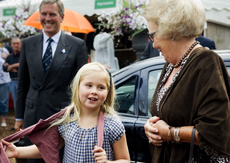Ova plavokosa djevojčica jednoga dana bit će kraljica svoje zemlje