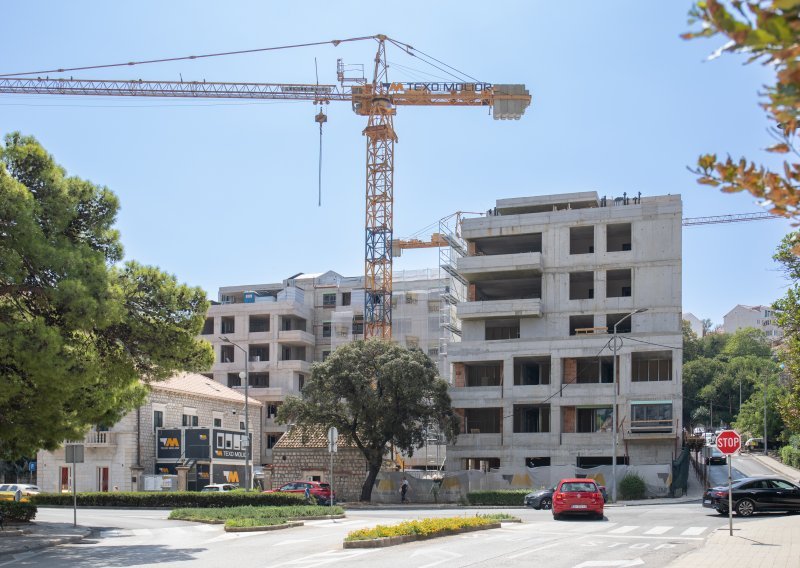 Država gradi tisuće stanova: Pomoć mladima ili recept za getoizaciju?