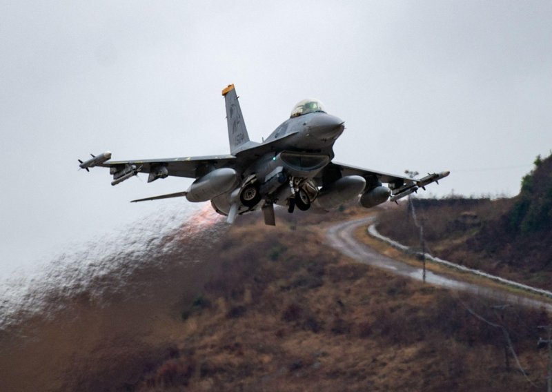 Evo zašto je izbio sukob između Tajlanda i Kambodže: Jedni imaju 112 borbenih zrakoplova, a drugi ni jedan