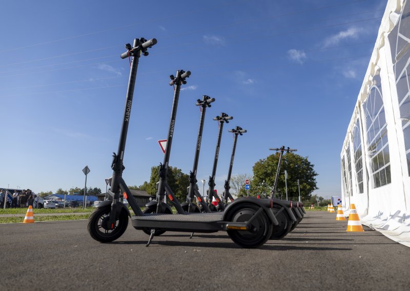 Maloljetnica pala s električnog romobila, teško je ozlijeđena