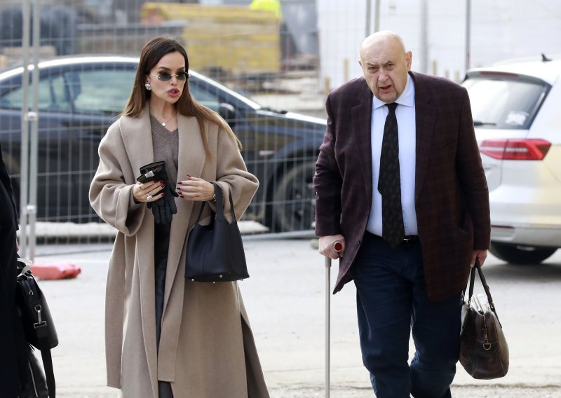 Teško je pronaći manu Severininu stajlingu: Savršen kaput gotovo je zasjenio ubojite čizme i izvrsnu torbu