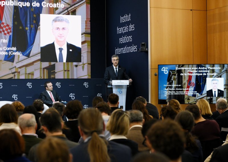 [VIDEO] Plenković održao predavanje na francuskom, pitali ga i o Thompsonu