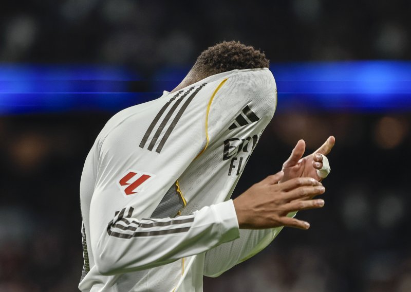 Perez poludio nakon debakla na Bernabeuu; potjerat će dvije zvijezde?