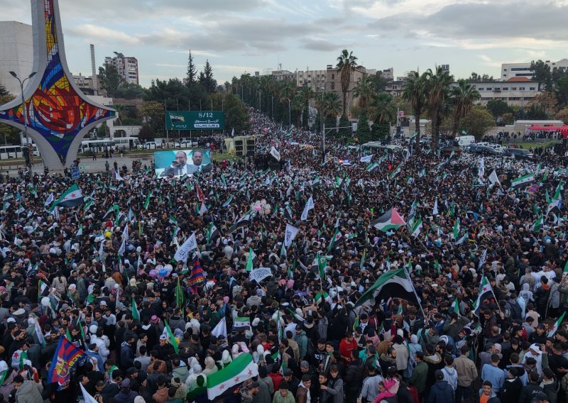 Stotine tisuća slave Asadov pad: Ovo je dan kakav još nije bio viđen u povijesti Sirije