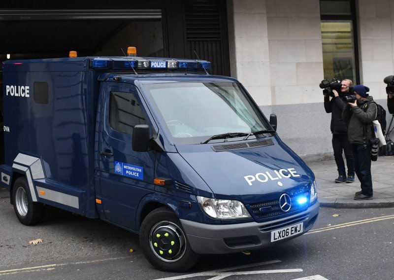 Dvojac iz Afganistana silovao 15-godišnjakinju u Britaniji, dobili oko deset godina zatvora