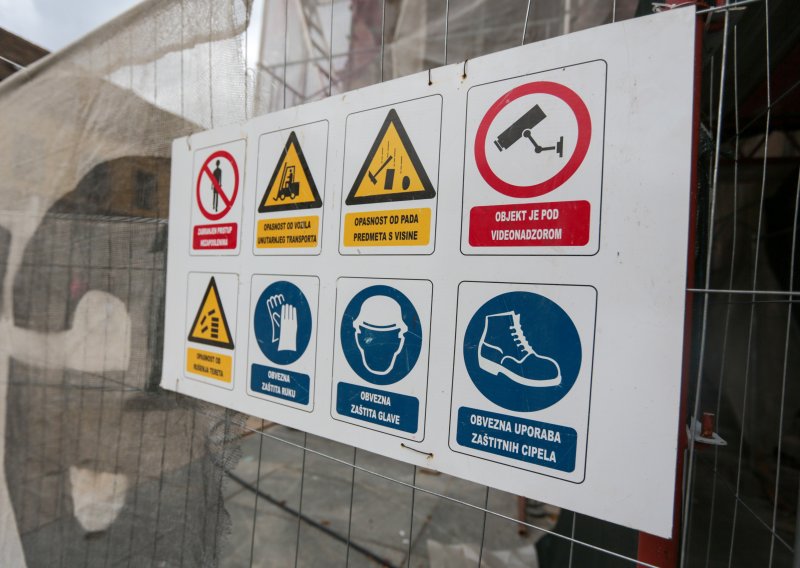 Strani radnik teško ozlijeđen pri padu sa skele u Zagrebu