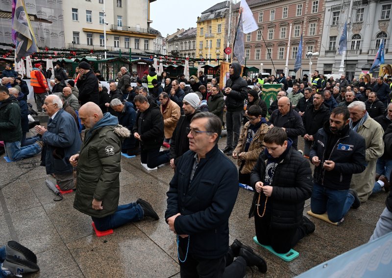 Peticiju protiv klečavaca potpisalo više od 40.000 ljudi: Sutra potpise predaju institucijama
