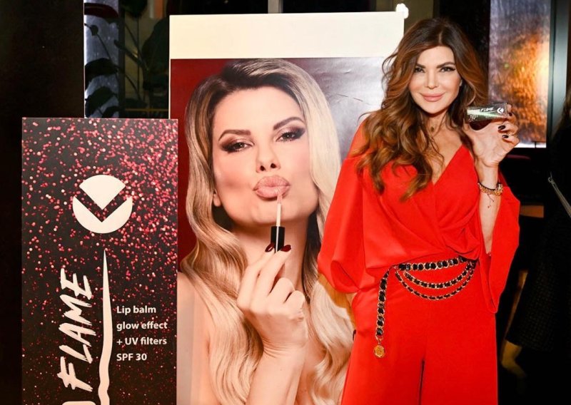 Blagdanski glamur Danijele Gračan: Ukrala sve poglede i okrila svoje modne tajne