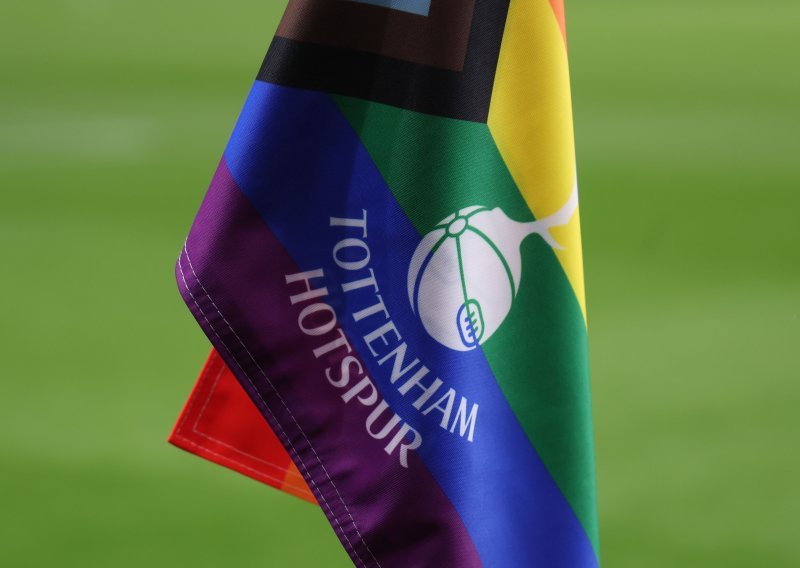 Tottenham morao pomaknuti LGBT zastavu zbog gostujućih navijača
