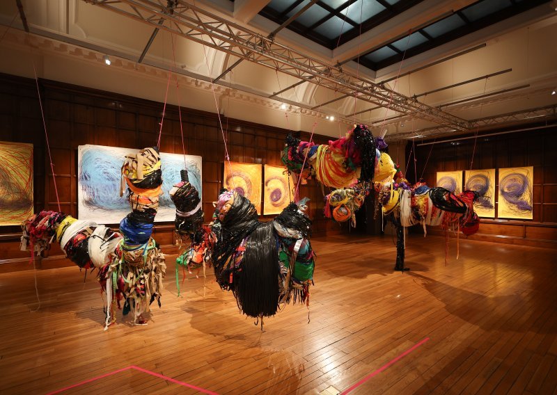 Autistična umjetnica osvojila najprestižnije britansko priznanje i ispisala povijest