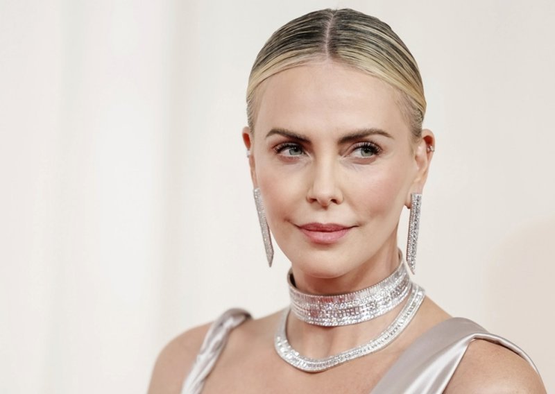 Nove fotografije Charlize Theron šokirale fanove, evo što na 'novi izgled' kaže plastični kirurg
