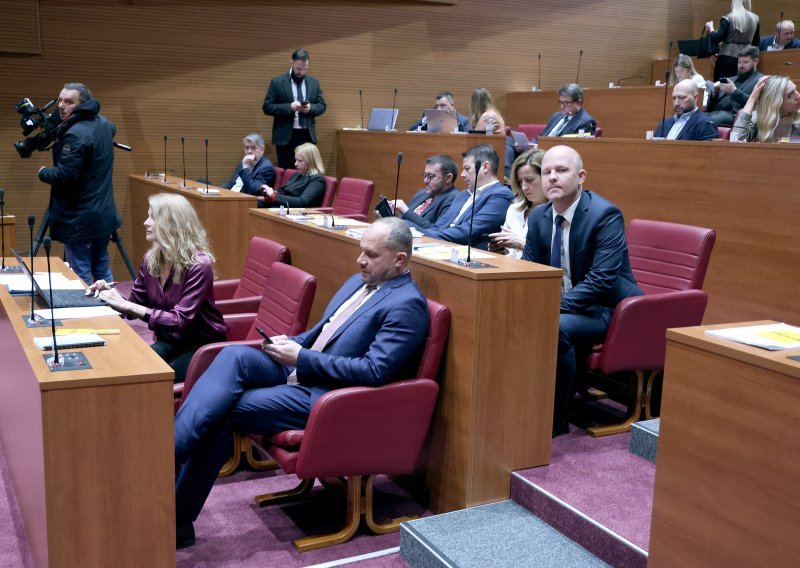 Zastupnike čeka glasovanje o Bačićevim zakonima, nakon toga odlaze na zimski odmor