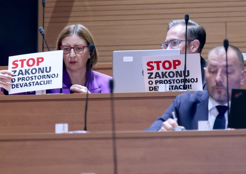 Oporba traži povlačenje građevinskih zakona: 'Vrag je donio prišu'