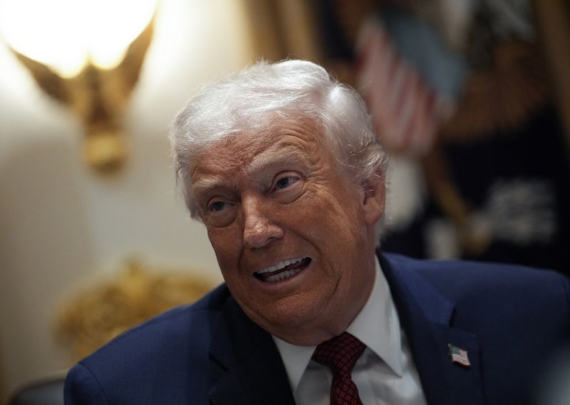 Trump ne odustaje: Blokirat će regulaciju umjetne inteligencije u SAD-u