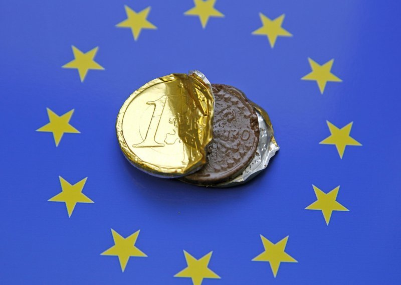 MMF: Euro bi preživio grčki izlazak iz eurozone