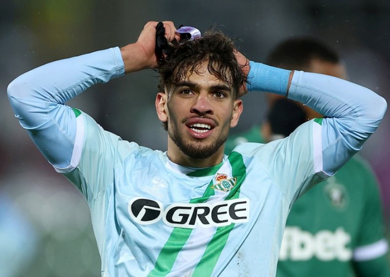 Drama u redovima Betisa uoči leta za Zagreb; jedan od najboljih nije se pojavio na okupljanju