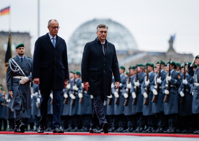 Sastali se Plenković i Merz: Pogledajte kako je premijera dočekao njemački kancelar