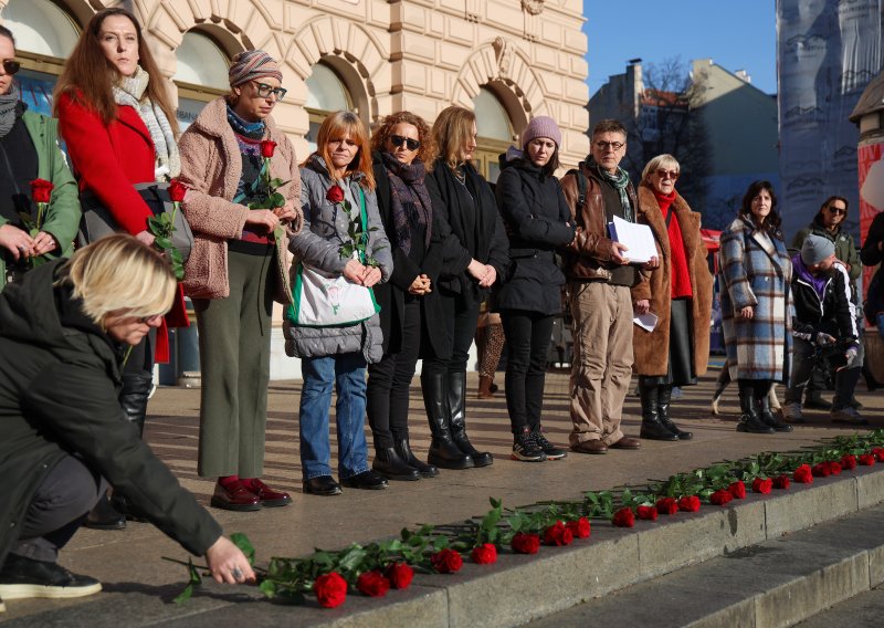 Predana peticija protiv molitelja na trgovima: U centru Zagreba ponovno ruže za ubijene žene