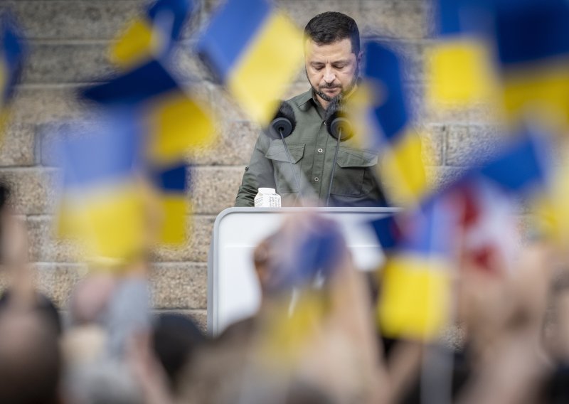 Zelenski u parlamentu na stol stavio pitanje izbora: Ne treba nam pritisak SAD-a