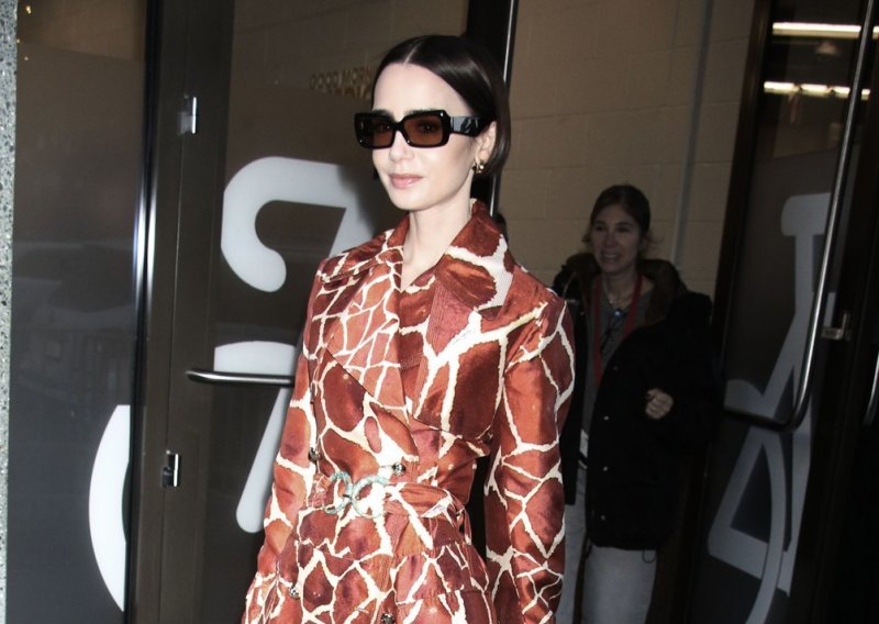 Ovakav stajling nosila bi i Carrie Bradshaw: Zvijezda 'Emily u Parizu' izazvala pomutnju