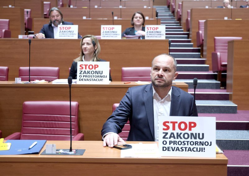 SDP-ova provokacija zbog Bačićevog zakona: Podnijeli amandman na svaki članak zakona