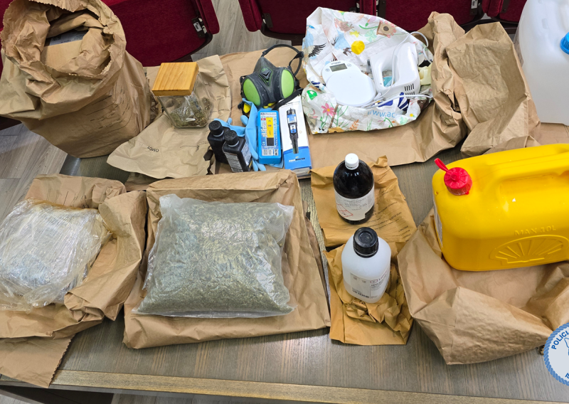 VIDEO/FOTO Razbijen lanac dilera u Istri: U stanu držali popis dužnika