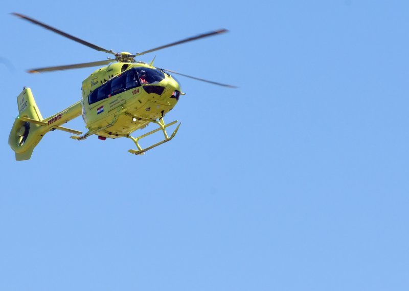 Izbio požar u međimurskom Baumixu: Teško ozlijeđen muškarac helikopterom prevezen u Zagreb