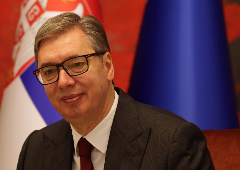Vučić o Milanoviću: 'Ako netko pokaže takvu nervozu oko samo 12 aviona, onda vam je jasno...'