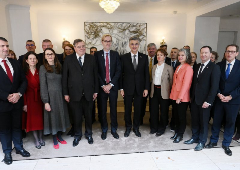 Plenković veleposlanicima EU-a: Hrvatska iduće godine ulazi u OECD