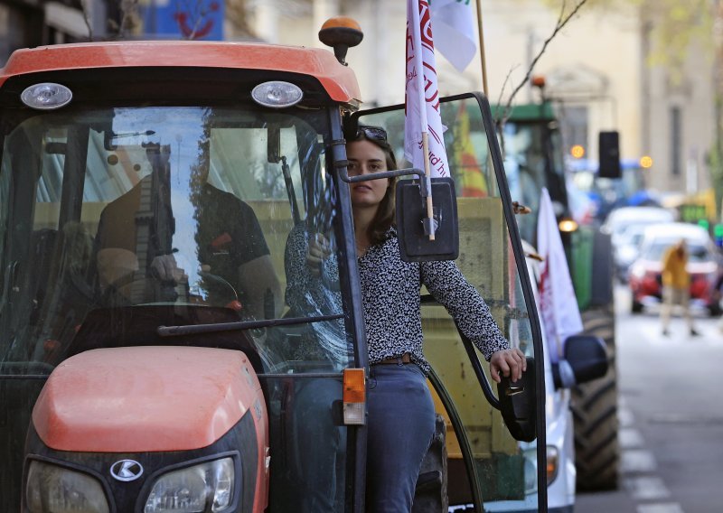 HPK će sudjelovati na velikim prosvjedima poljoprivrednika u Bruxellesu