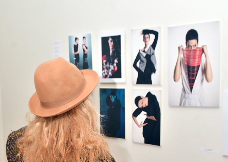 Održana je izložba Etna Maar - 20 godina snage, elegancije, transformacije