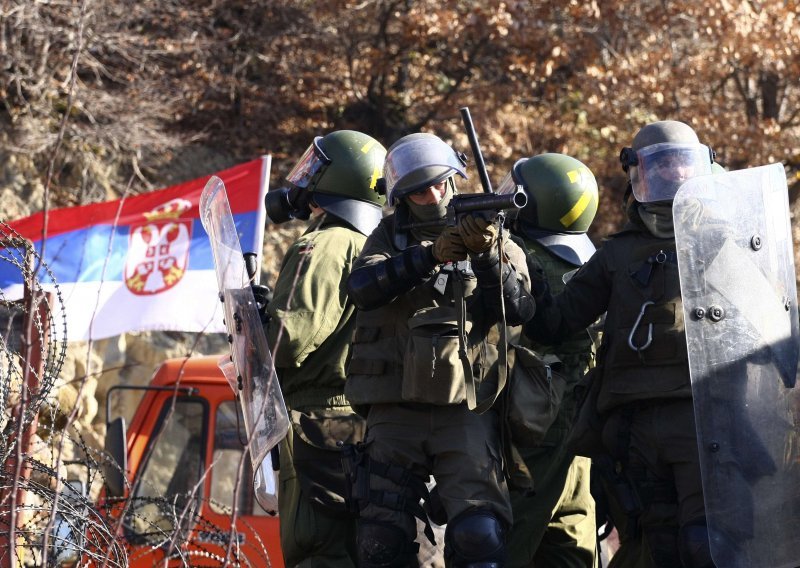 Srbi sa sjevera Kosova prosvjeduju zbog carina