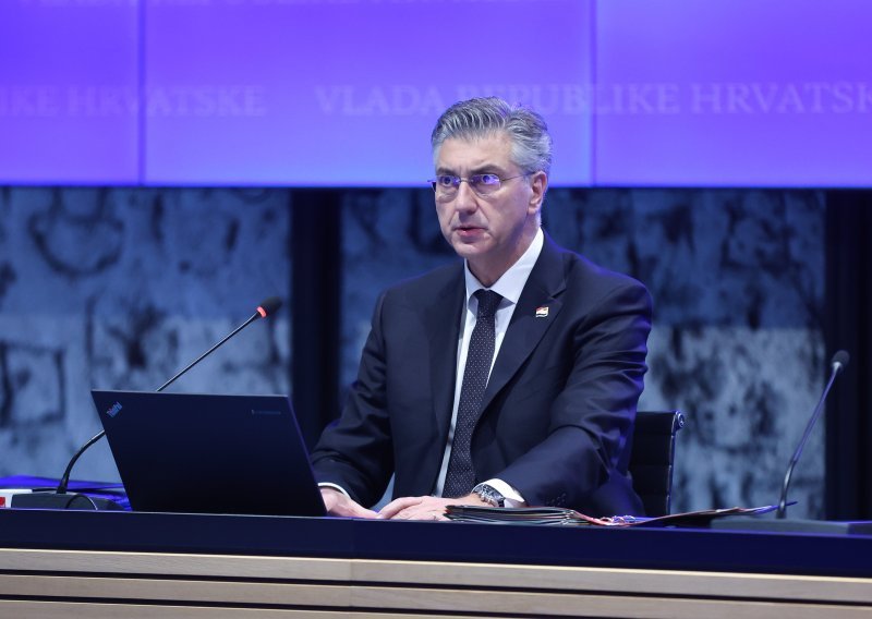 Vlada iza zatvorenih vrata donijela niz kadrovskih odluka