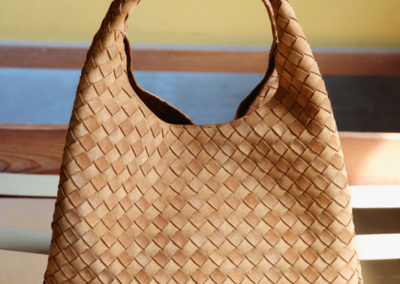 Ovo će biti 'it' torba 2026. godine; vraća se hit s početka milenija