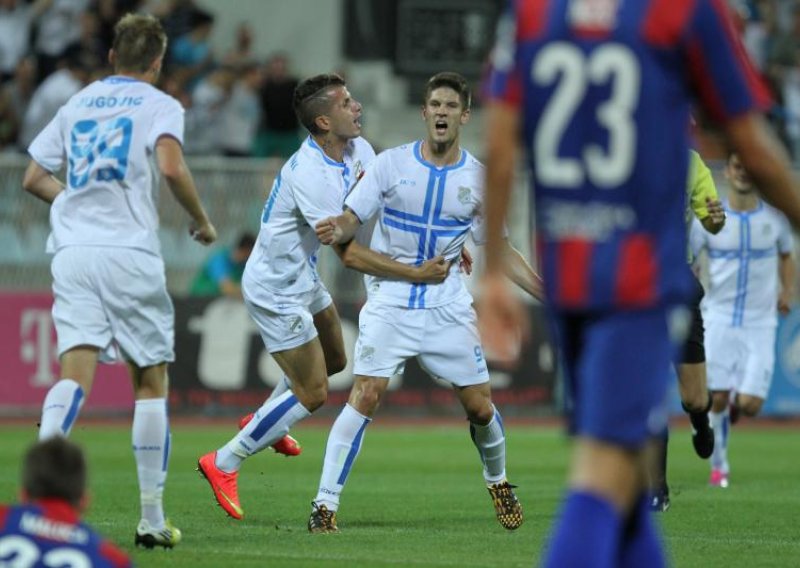 Rijeka deklasirala Hajduk, Kramarić se proslavio!