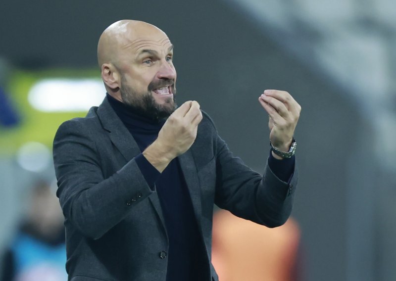 Željko Sopić poslao jasnu poruku svojim igračima: Neka kažu da nisam normalan...