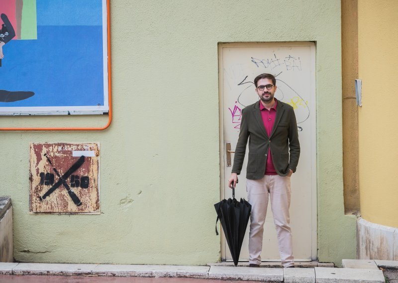 Uz premijeru nove predstave Hrvoja Korbara Ribnjak nakratko postaje Ikea