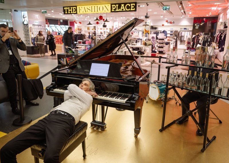 'Turisti lijepe žvake i prolijevaju kave po klaviru od 100 tisuća eura': Evo što kažu iz Zračne luke Zagreb