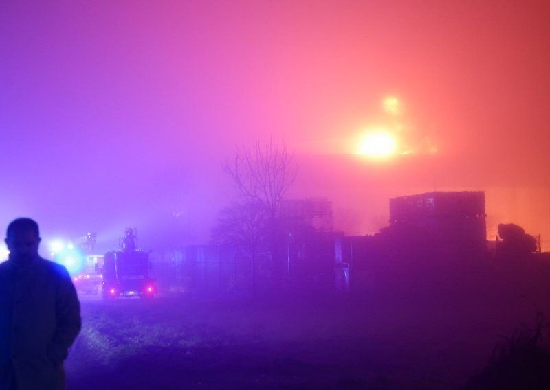 FOTO/VIDEO Buktinja kod Zaboka, stigle prve fotografije s terena