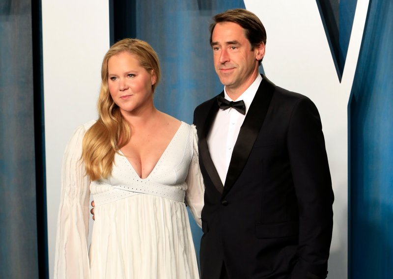 Kraj nakon sedam godina: Razvodi se komičarka Amy Schumer, a ovako je obznanila raspad svog braka