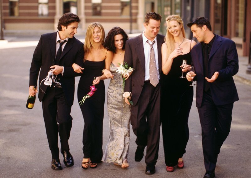 Jennifer Aniston i ekipa 'Prijatelja' ujedinili su se zbog Matthewa Perryja
