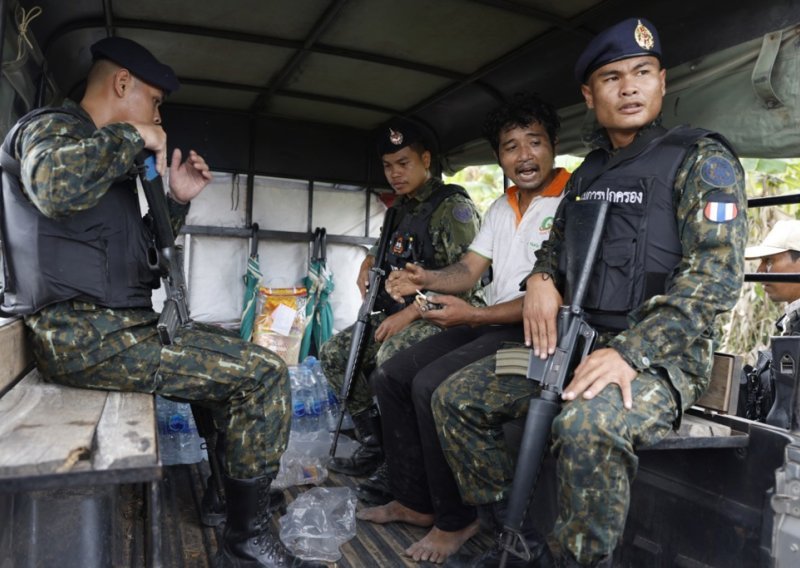 Trump proglasio primirje, ali ga nisu čuli: Traju sukobi u Kambodži