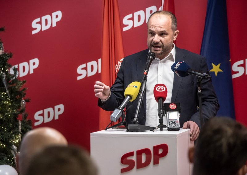 Hajdaš Dončić na odboru SDP-a: 'Plenković pleše tango s balkanskim mirisom'
