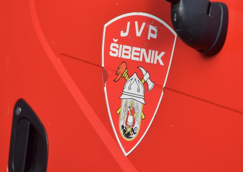 U požaru kod Skradina preminuo stariji muškarac