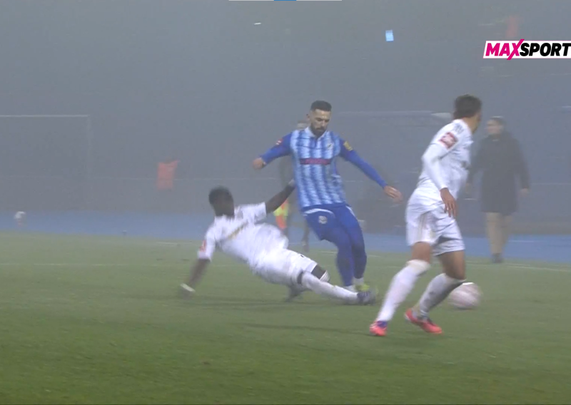 Pogledajte opasan Bambin faul; Komentator: Moglo je biti kobno