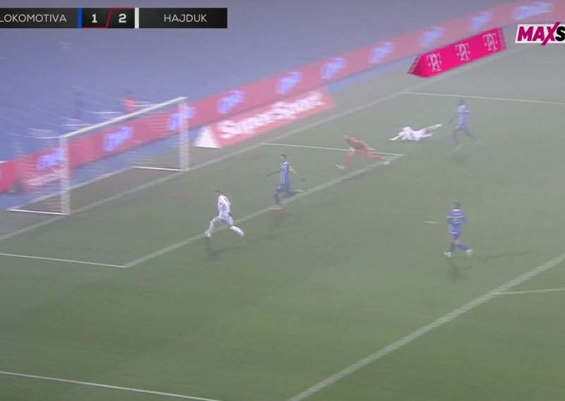 Nakon deset sekundi u igri je kiksao i omogućio Hajduku gol za 3:1; pogledajte video