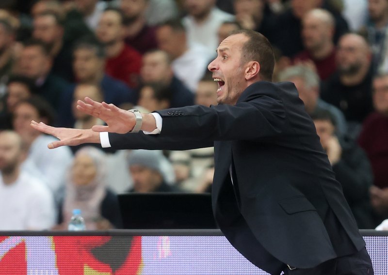 Nevjerojatno; trener iz BiH održao konferenciju od tri sekunde