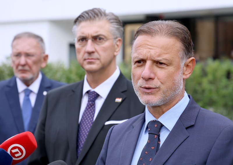 Plenković i Jandroković čestitali važan blagdan: 'Spomen na snagu svjetla'