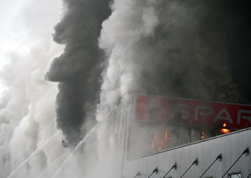 Veliki požar u Ljubljani lokaliziran, na terenu gotovo 400 vatrogasaca