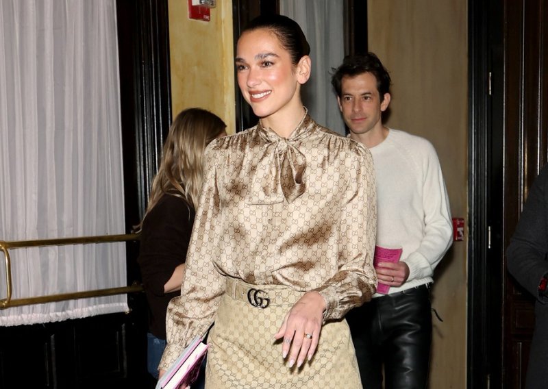 U Gucciju od glave do pete: Dua Lipa najavila povratak logomanije